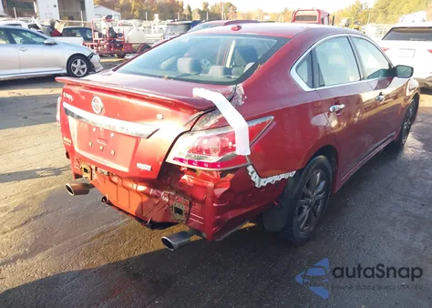 2015 Nissan Altima 2.5 S z USA, uszkodzony, nr VIN 1N4AL3AP8FC567742